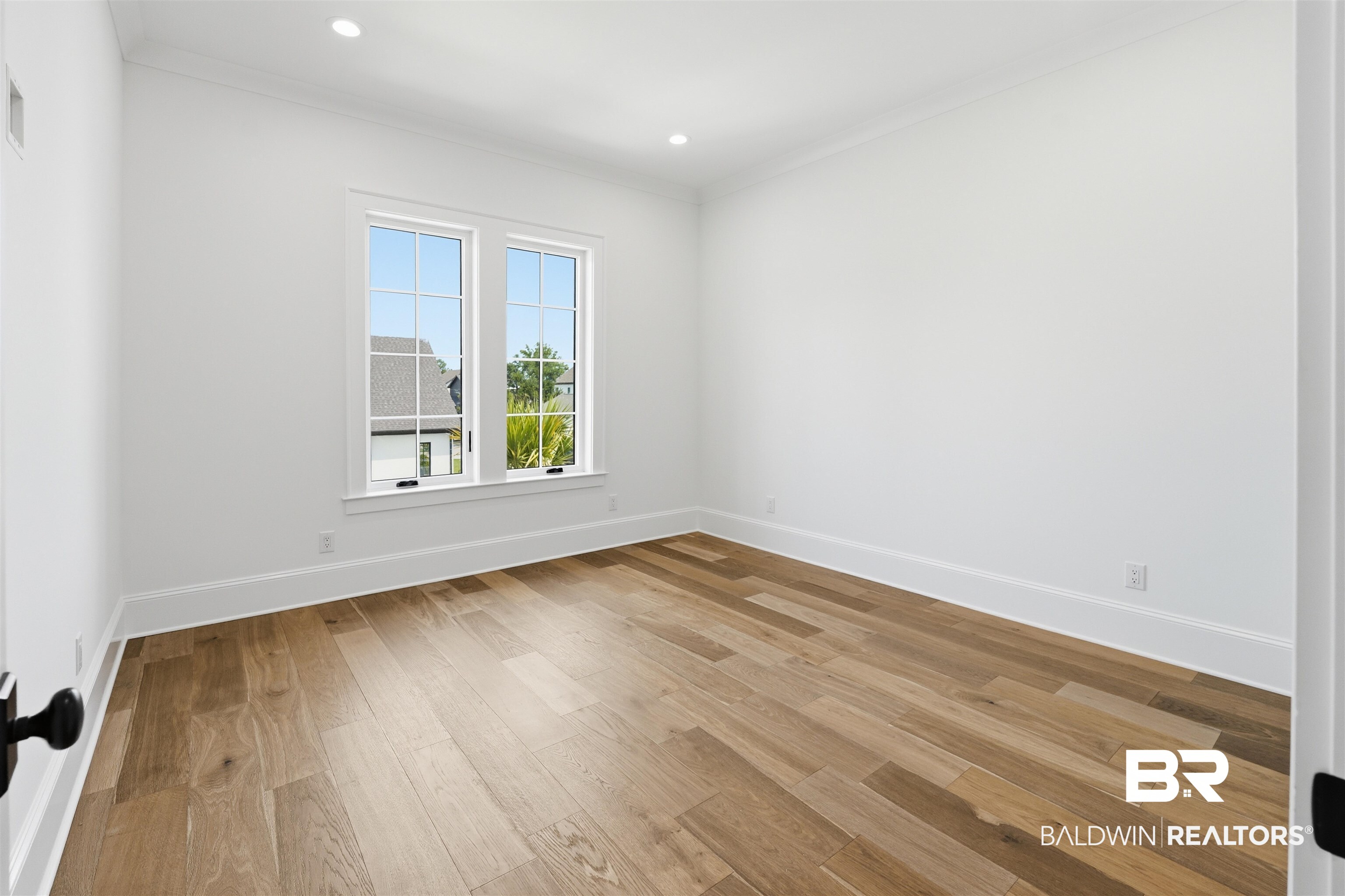 841 Inlet Circle