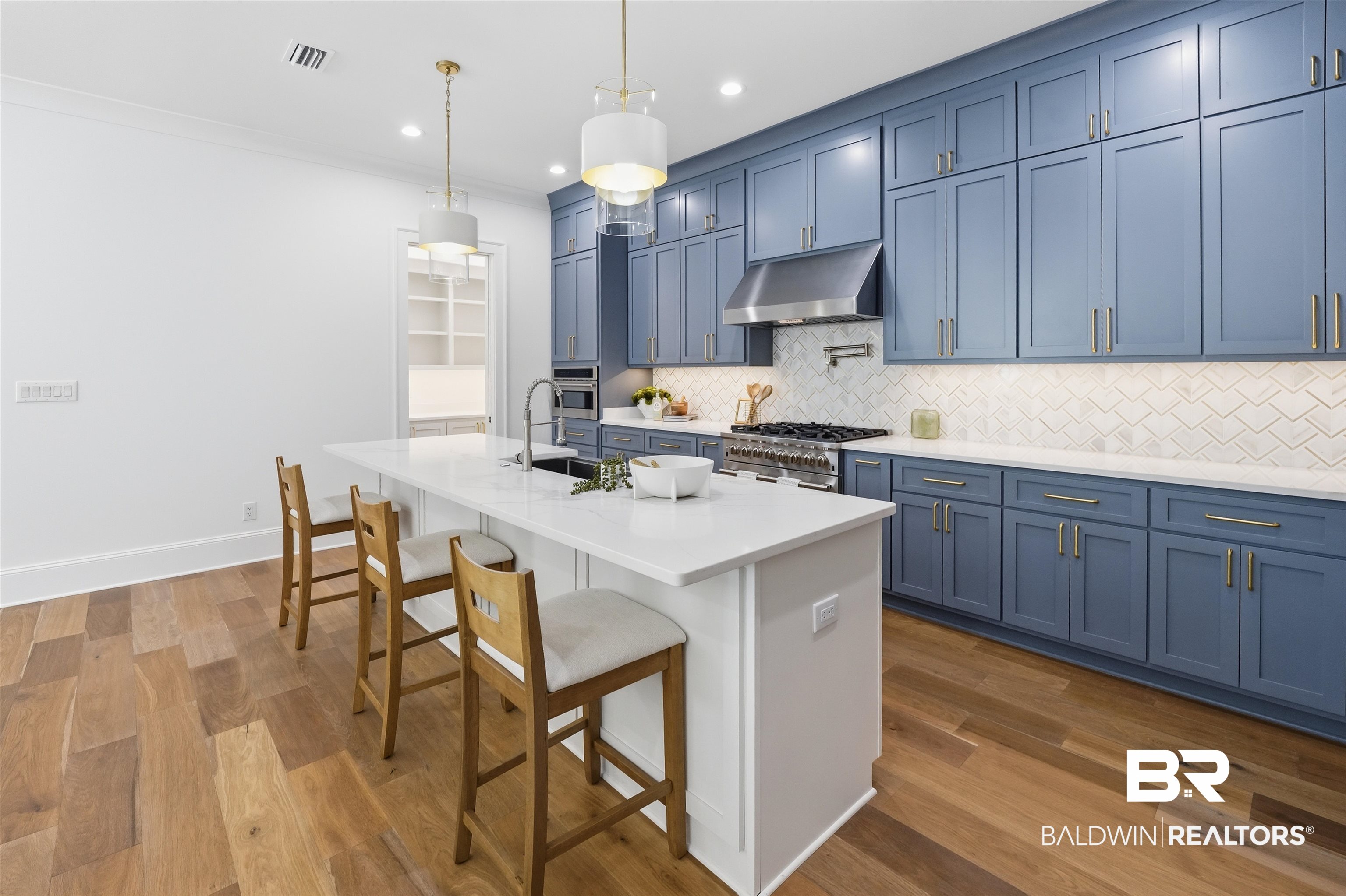 841 Inlet Circle