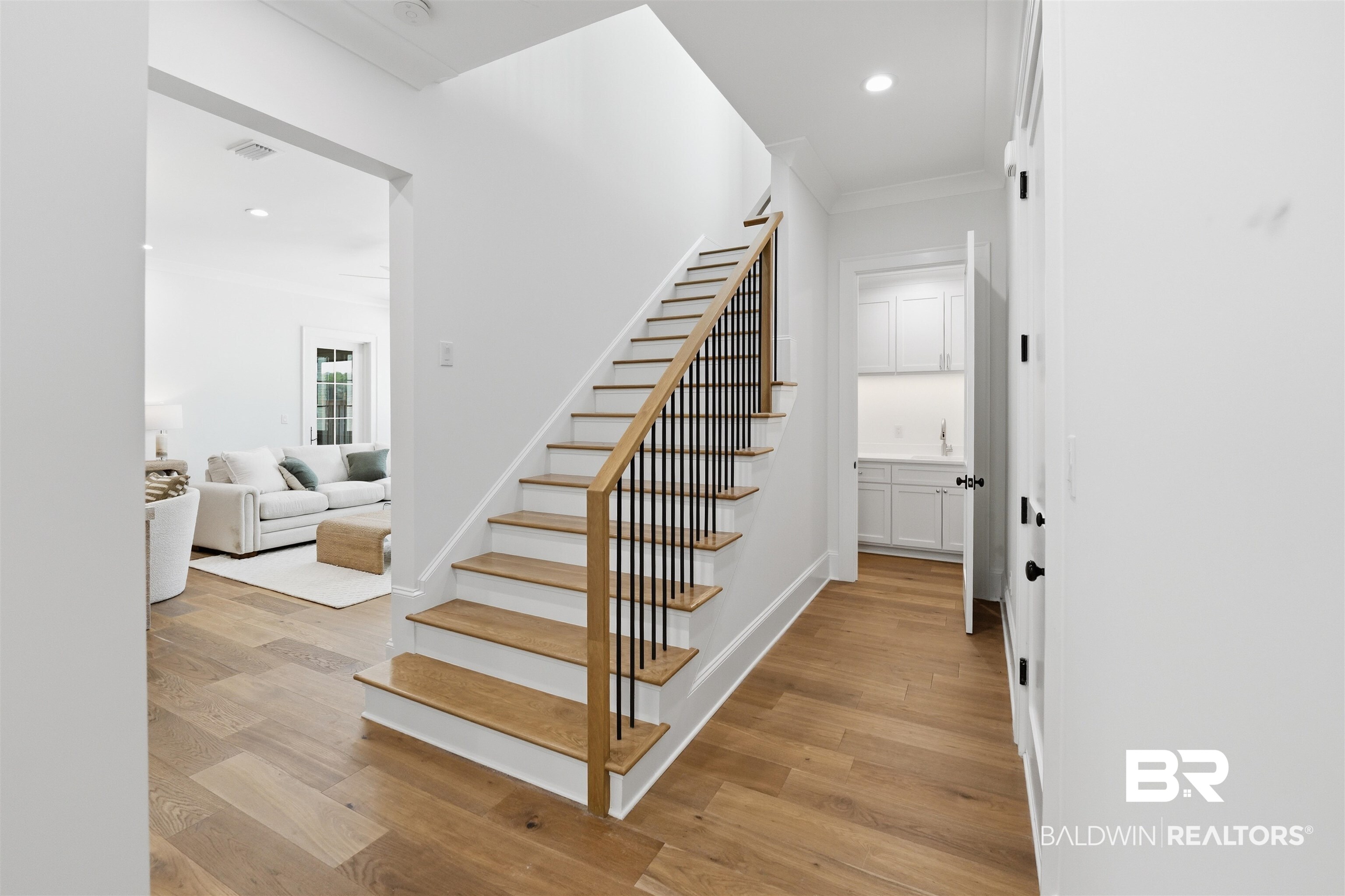 841 Inlet Circle