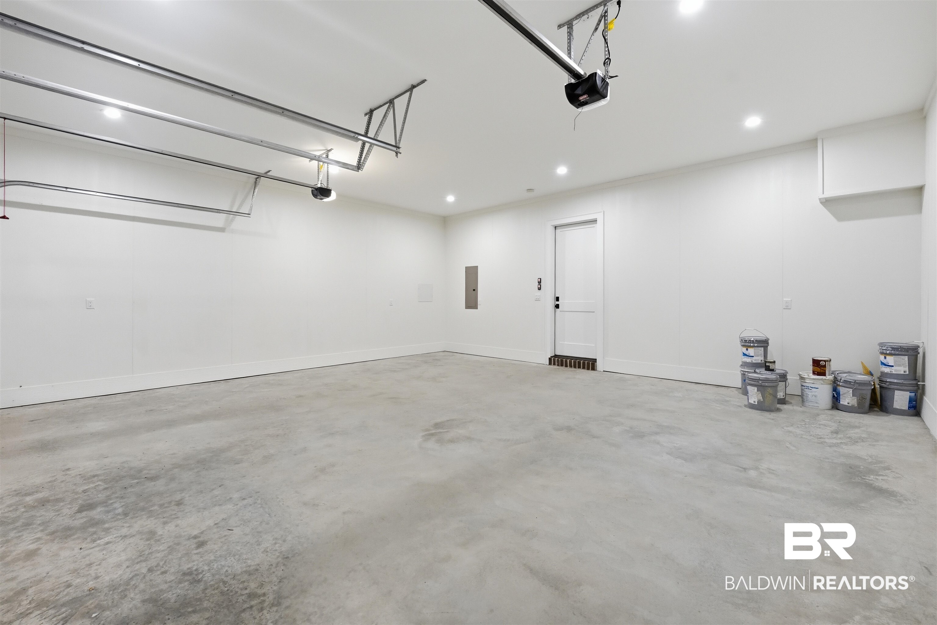 841 Inlet Circle