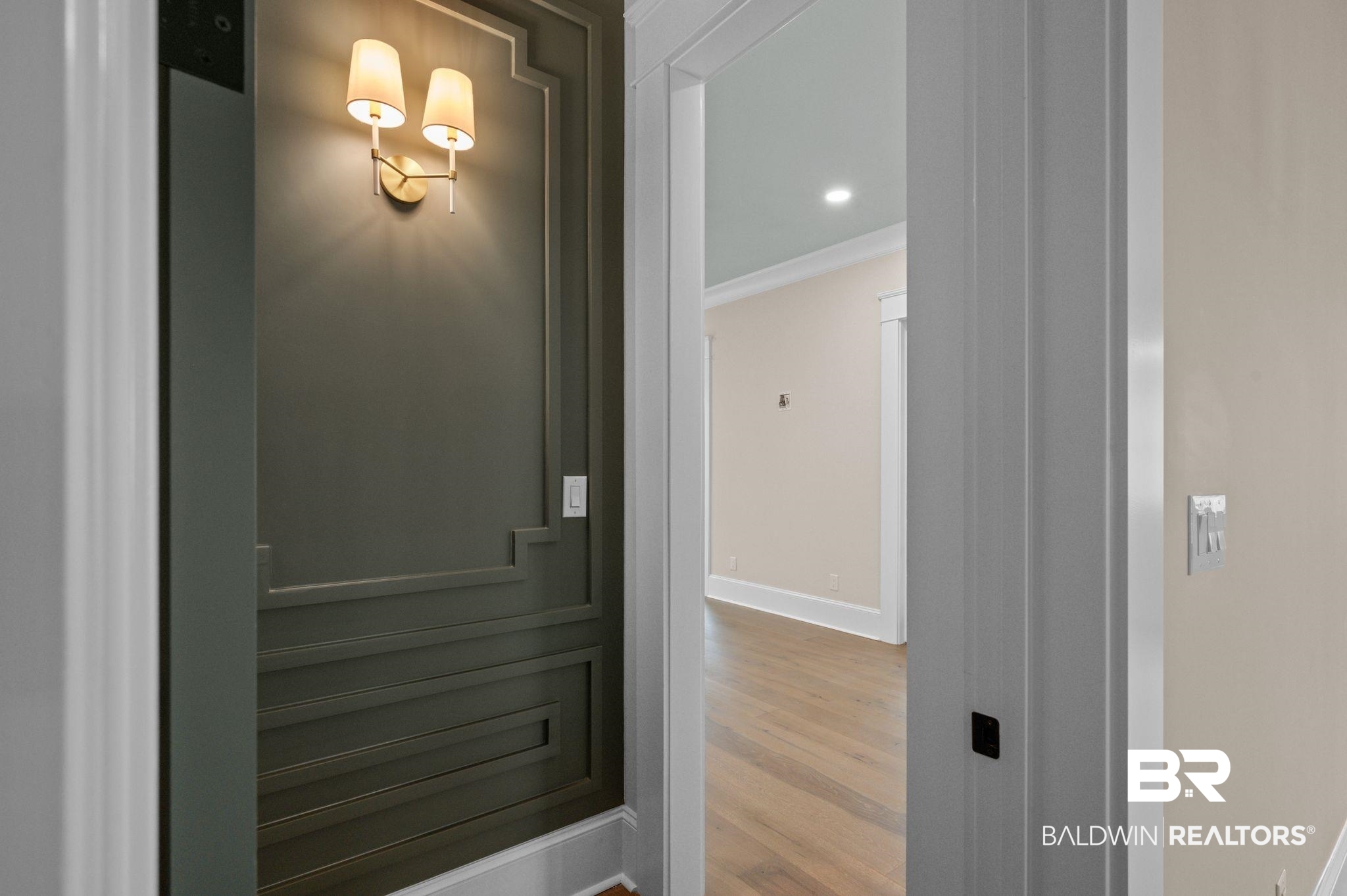 845 Inlet Circle