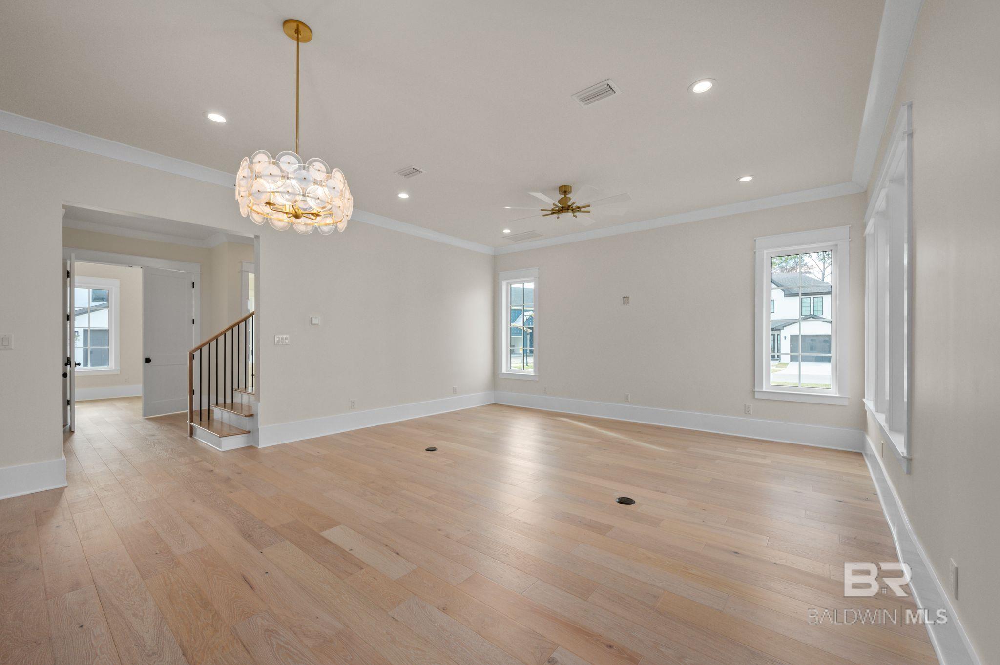 864 Inlet Circle