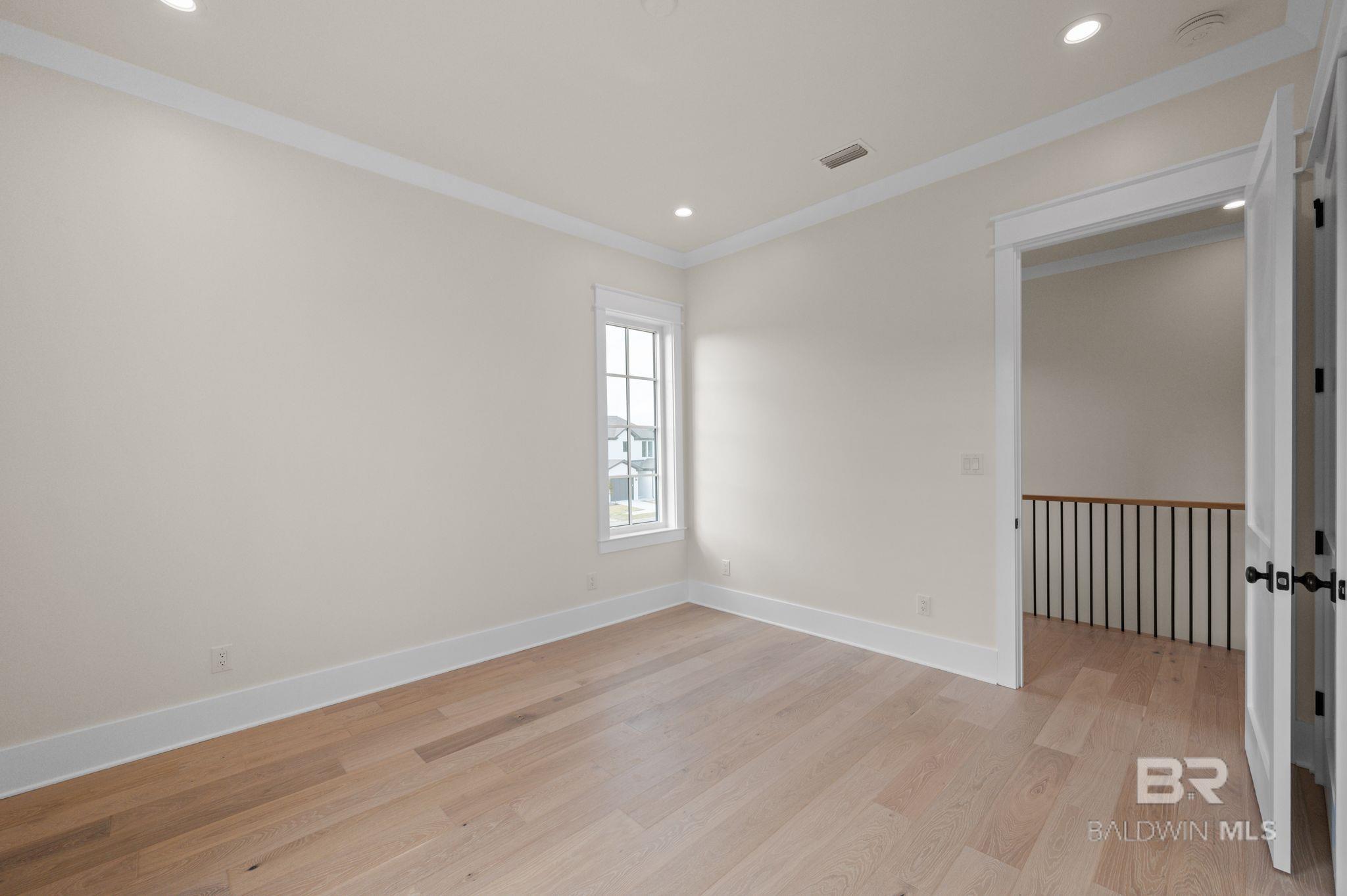864 Inlet Circle