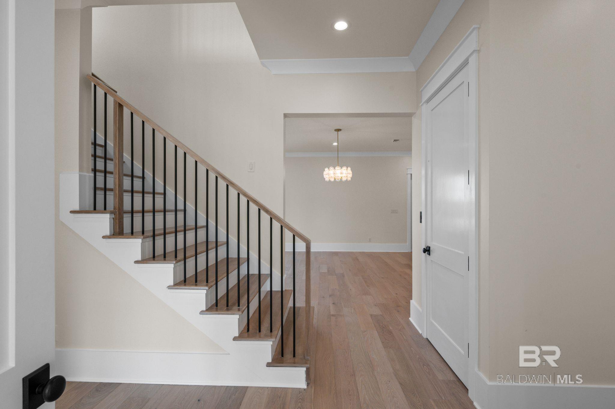 864 Inlet Circle
