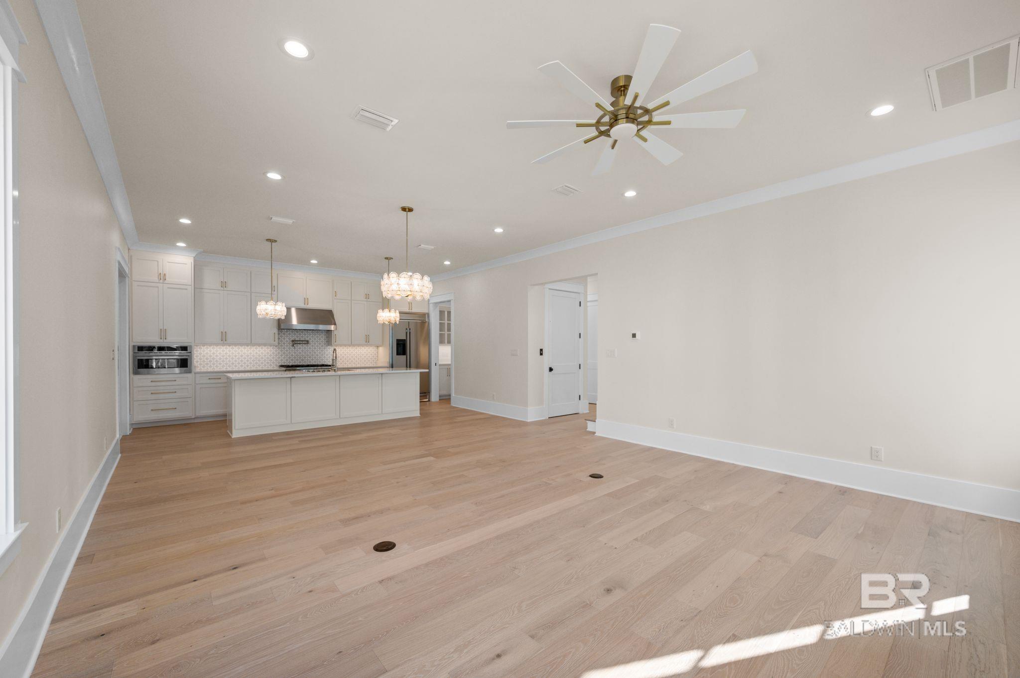 864 Inlet Circle