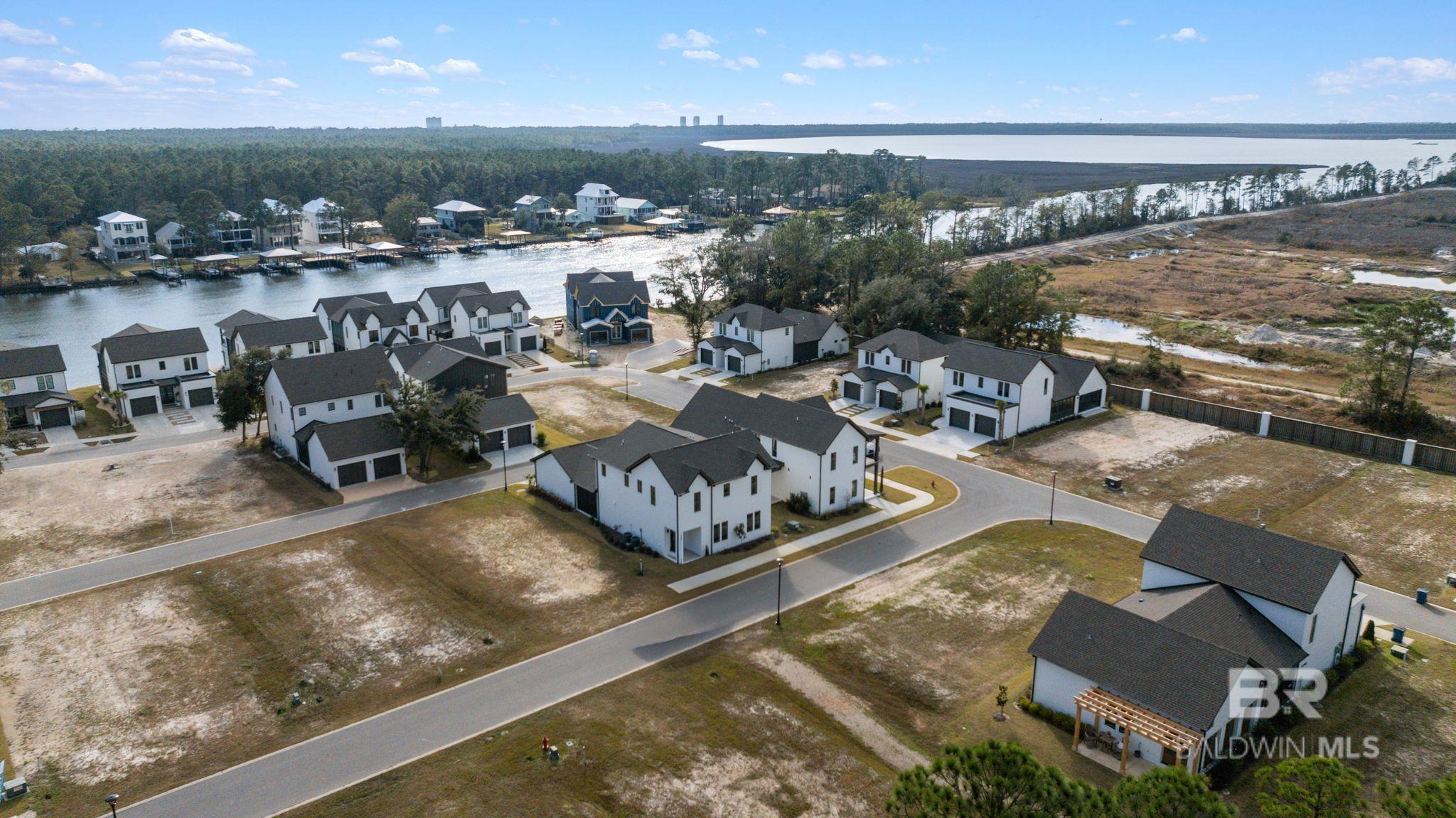 864 Inlet Circle