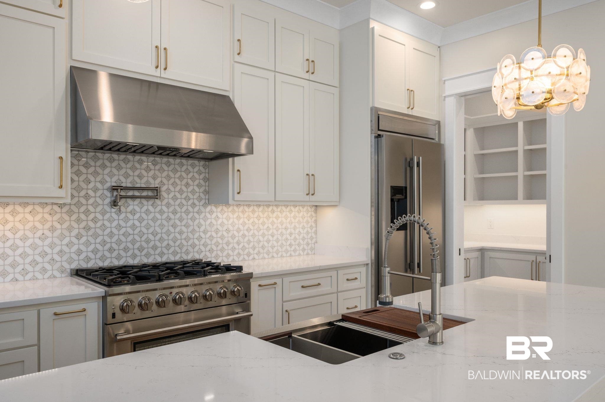 864 Inlet Circle