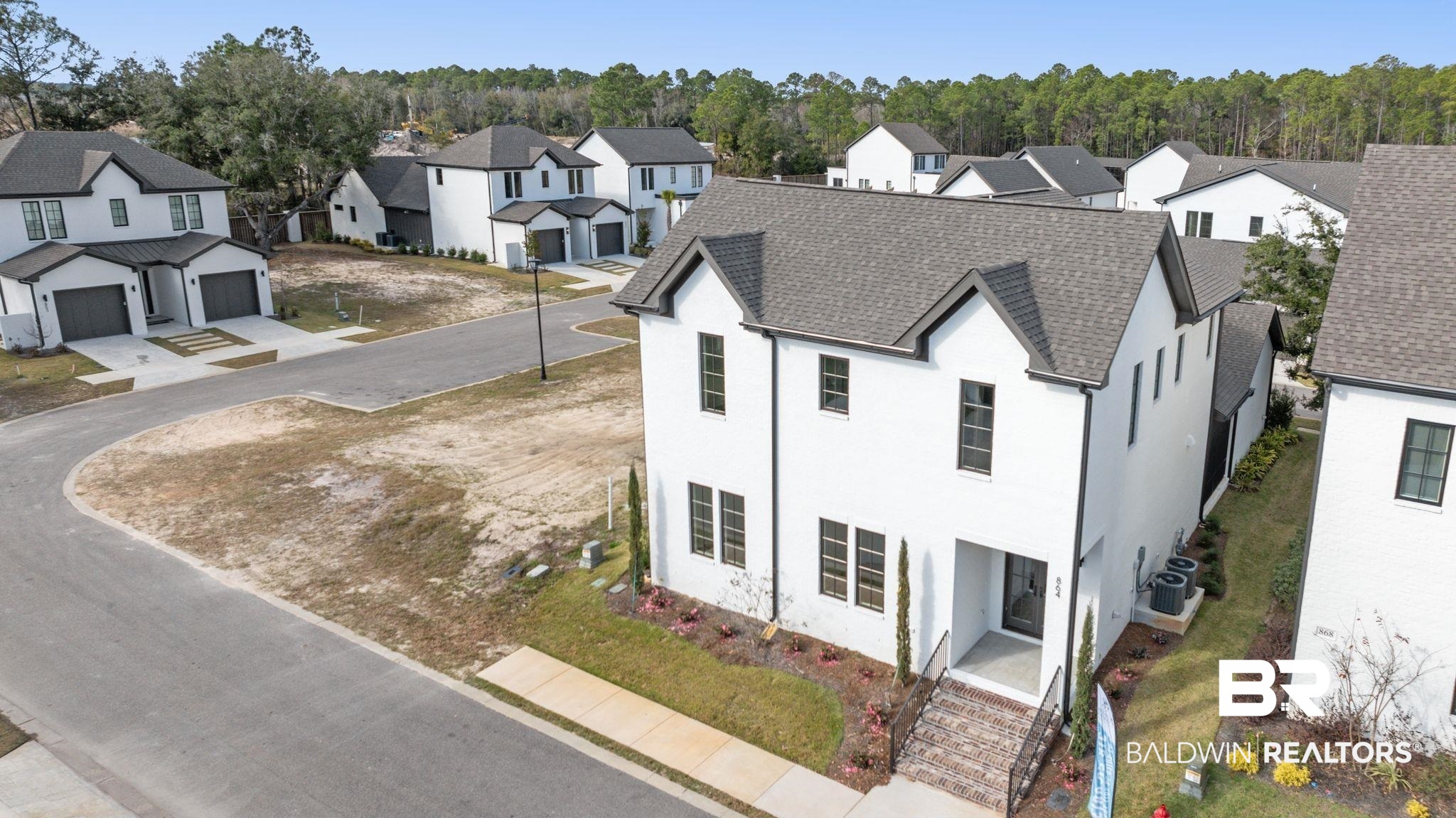 864 Inlet Circle