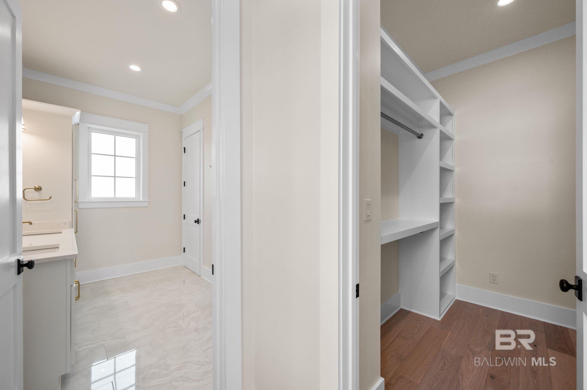 864 Inlet Circle