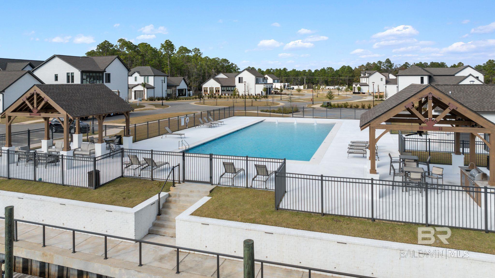 864 Inlet Circle