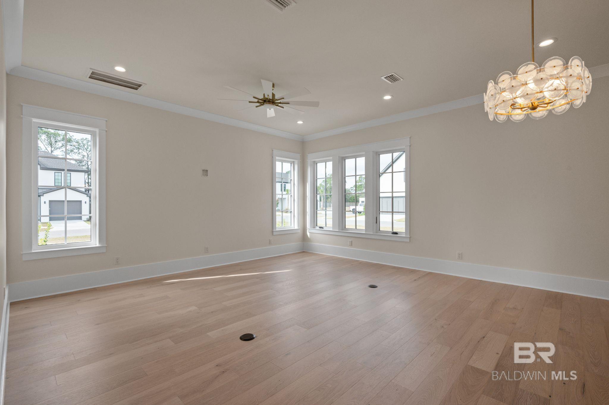 864 Inlet Circle