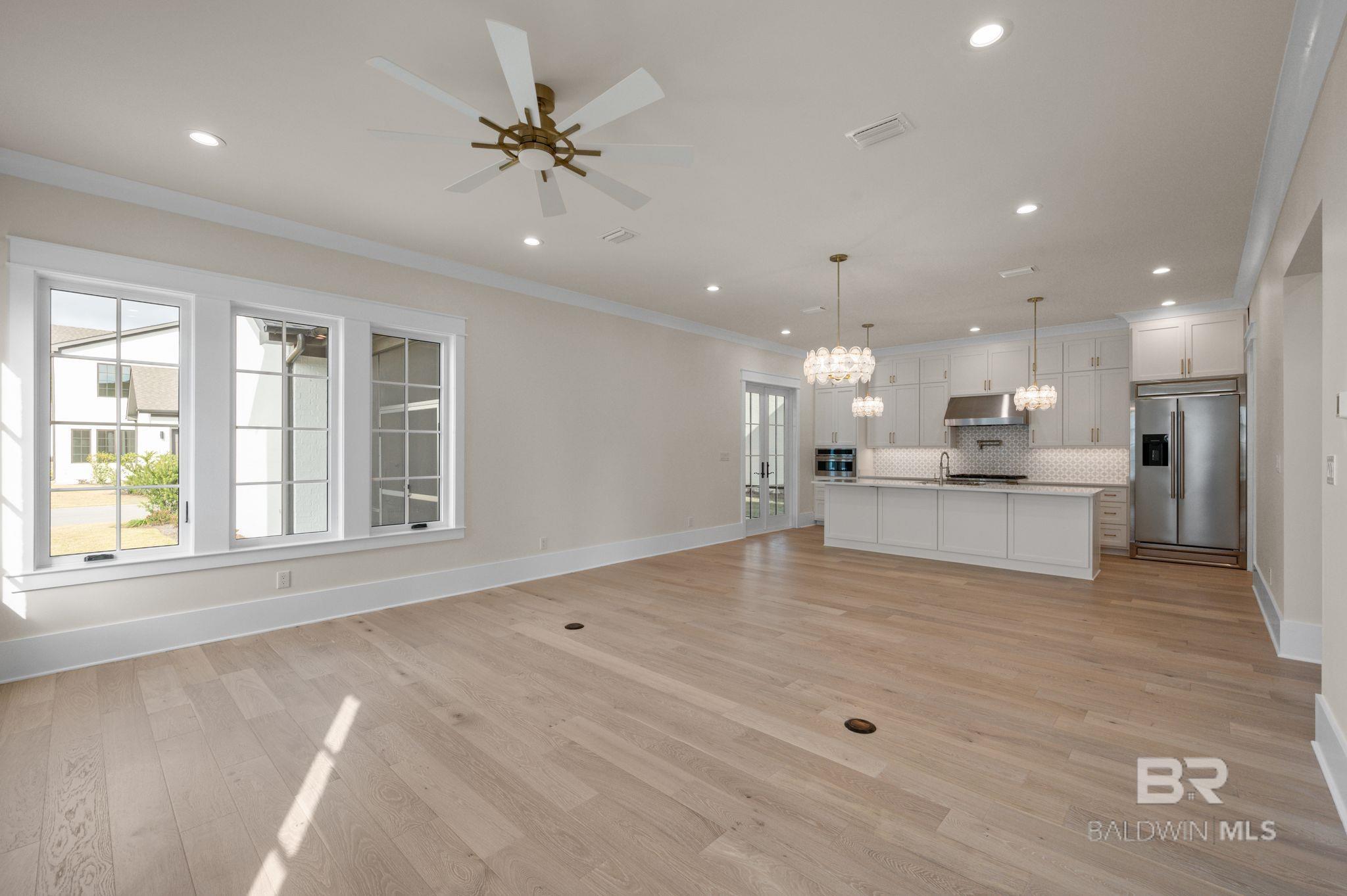 864 Inlet Circle