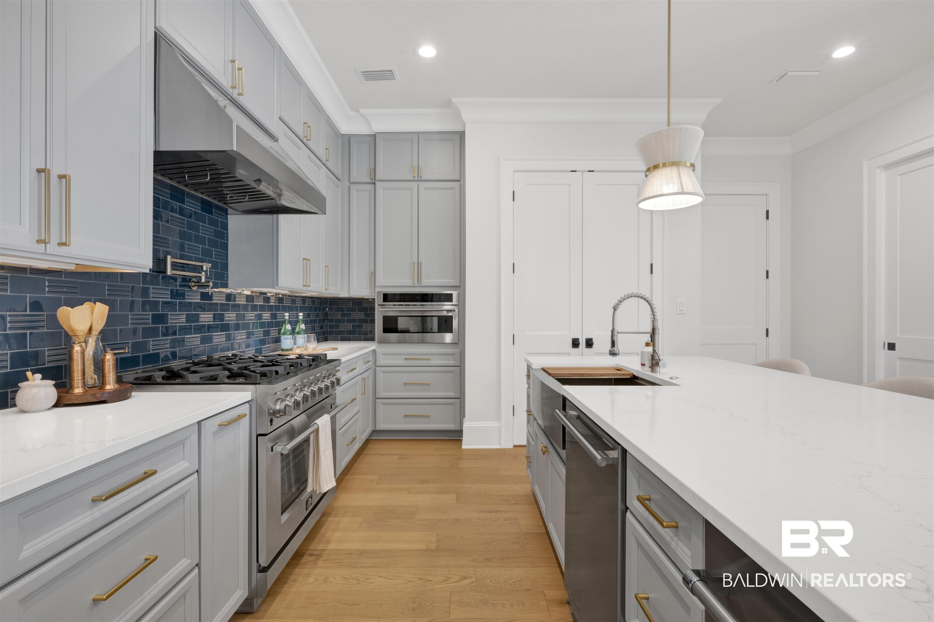 926 Inlet Circle