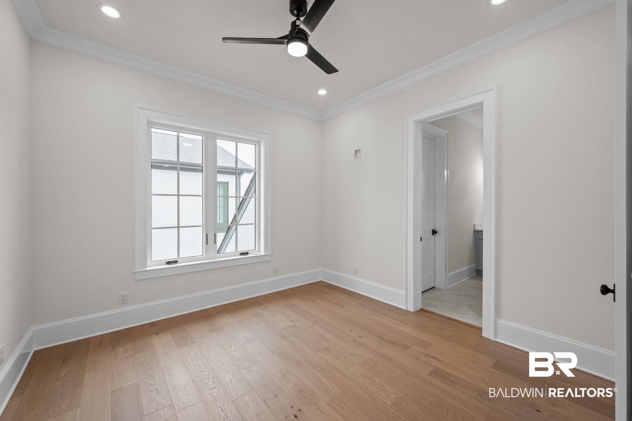 926 Inlet Circle
