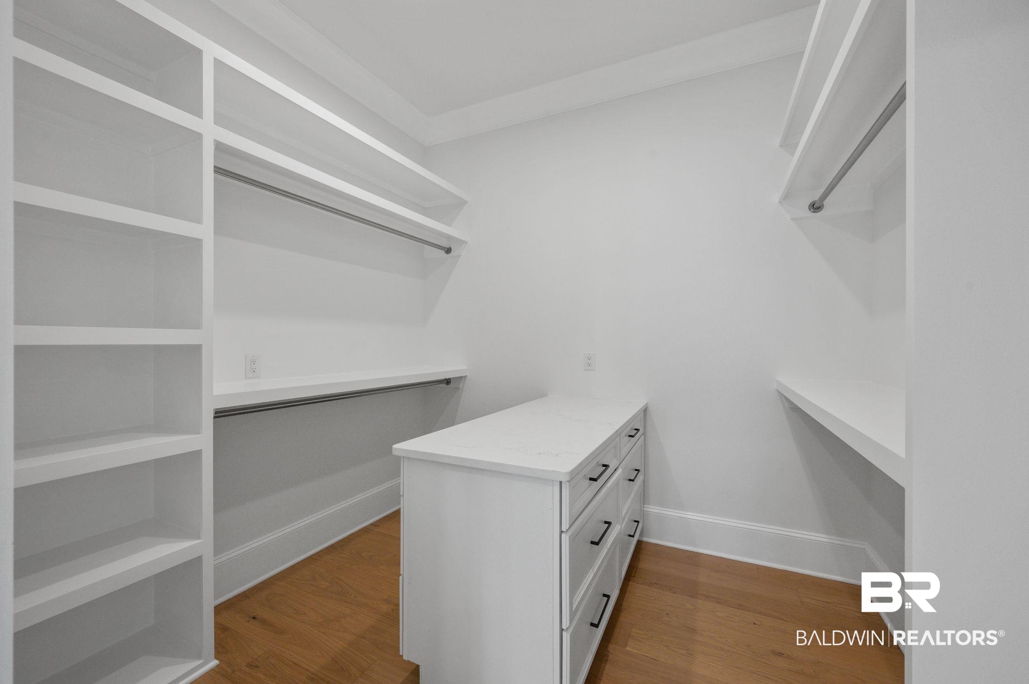 926 Inlet Circle