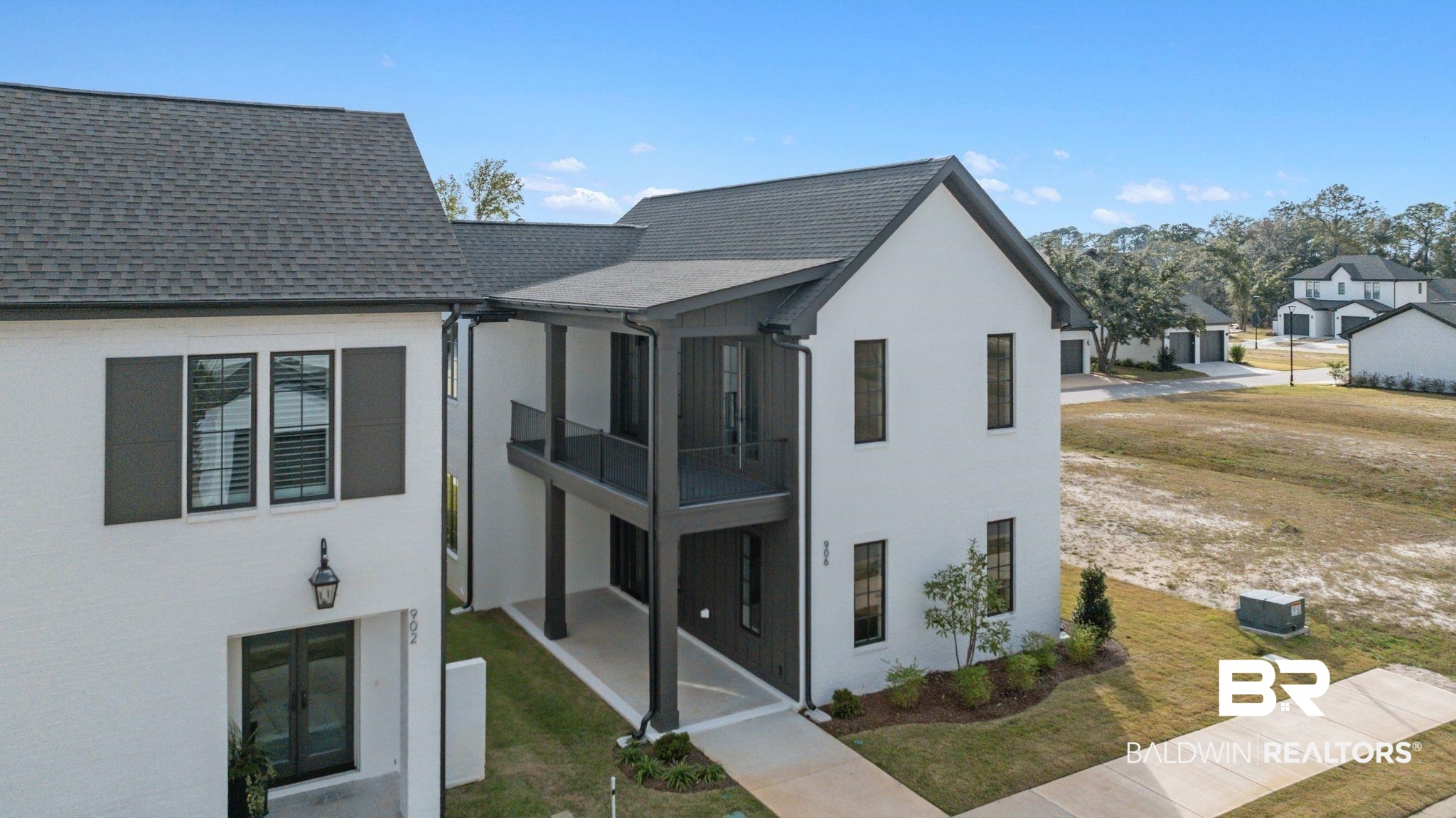 906 Inlet Circle