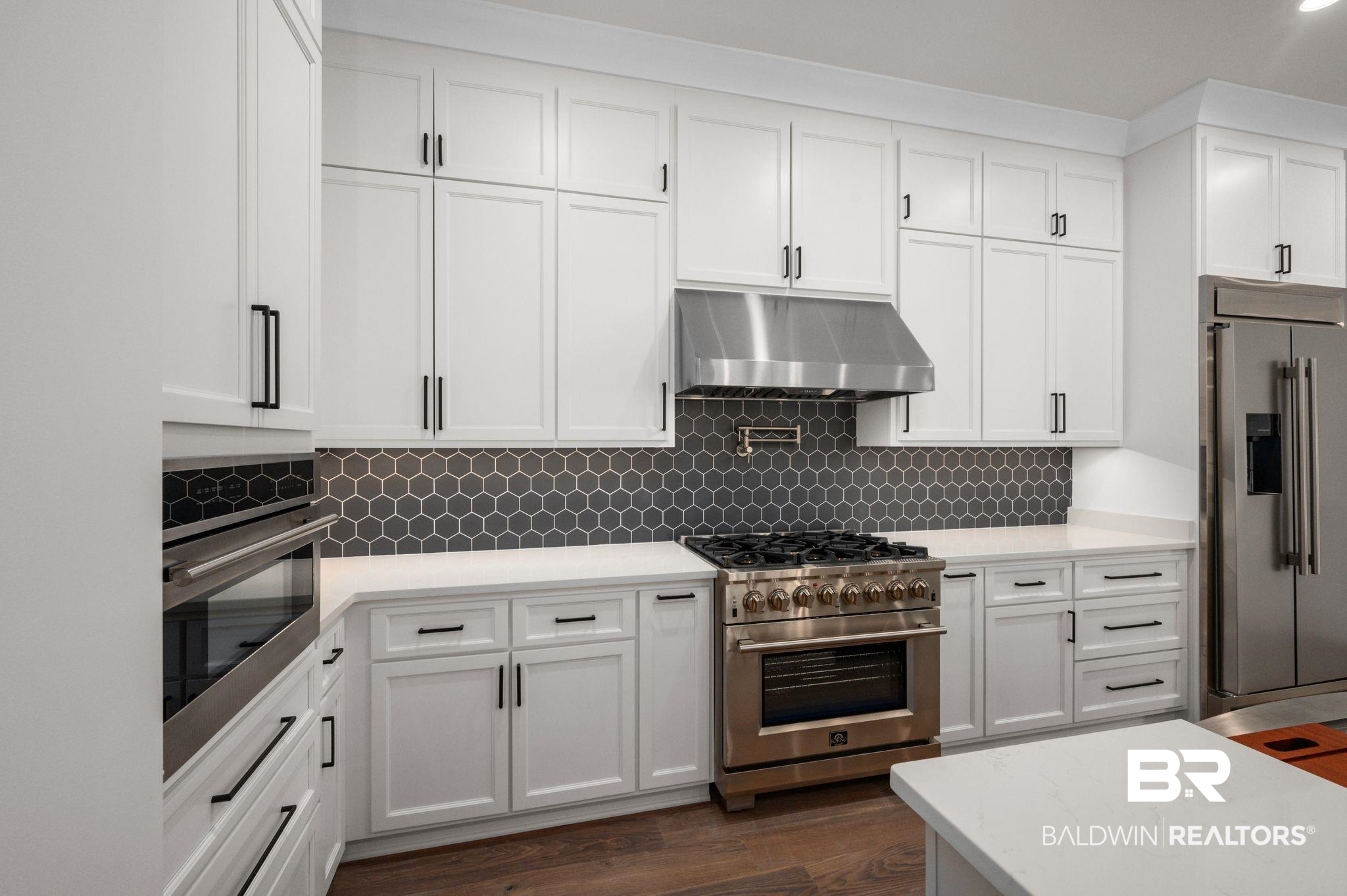 906 Inlet Circle