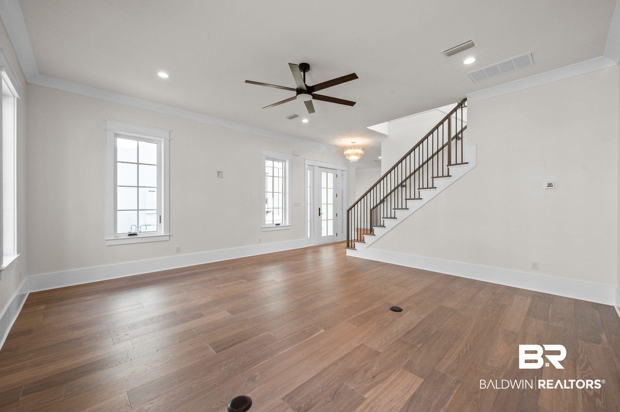 906 Inlet Circle