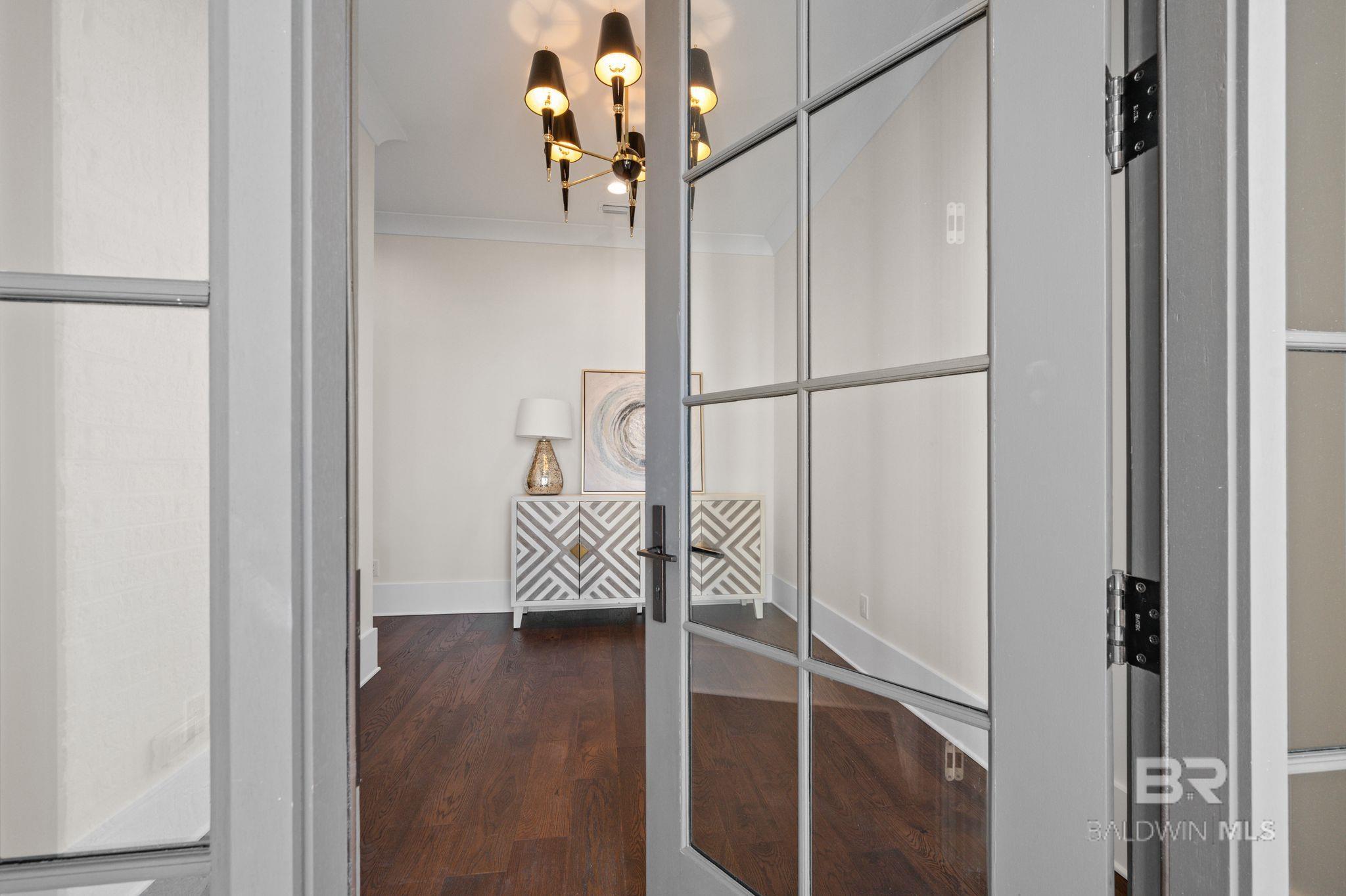 2720 Straits Boulevard