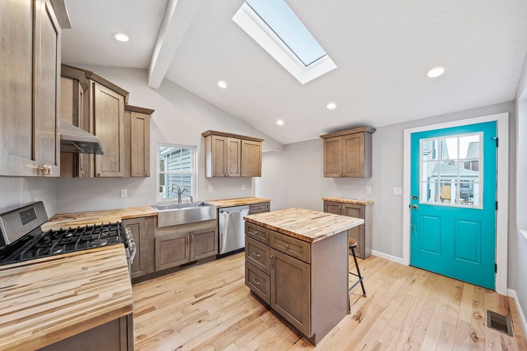 141 Fairhaven Rd