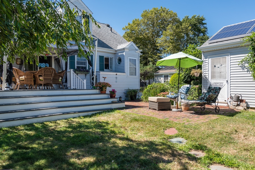 474 John St