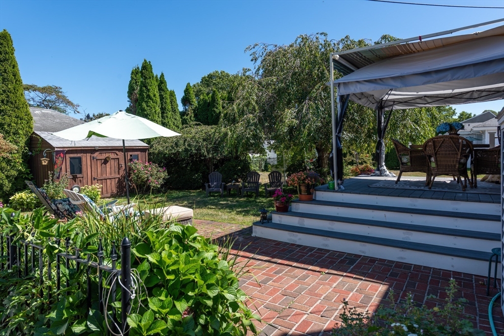 474 John St