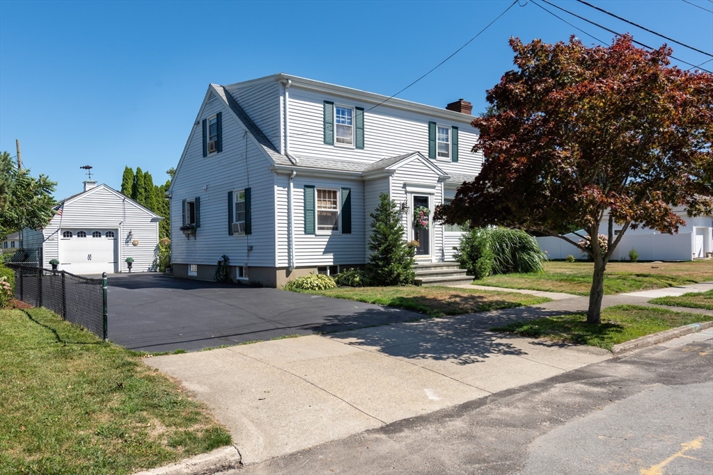 474 John St