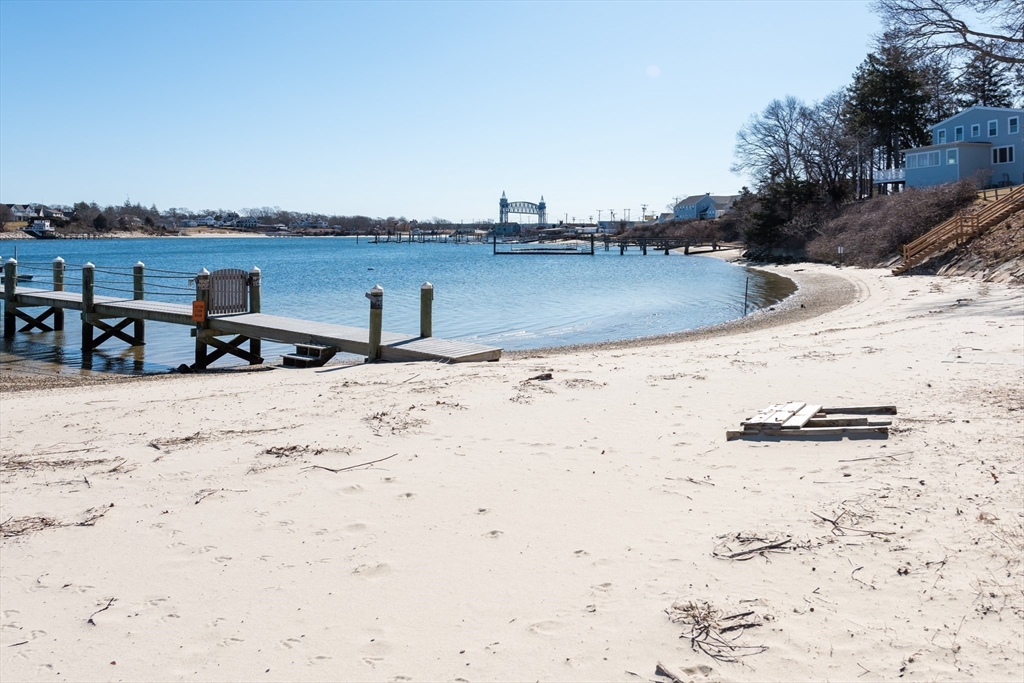 16 Jefferson Shores Rd