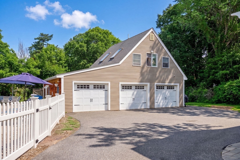 39 Ryder Lane