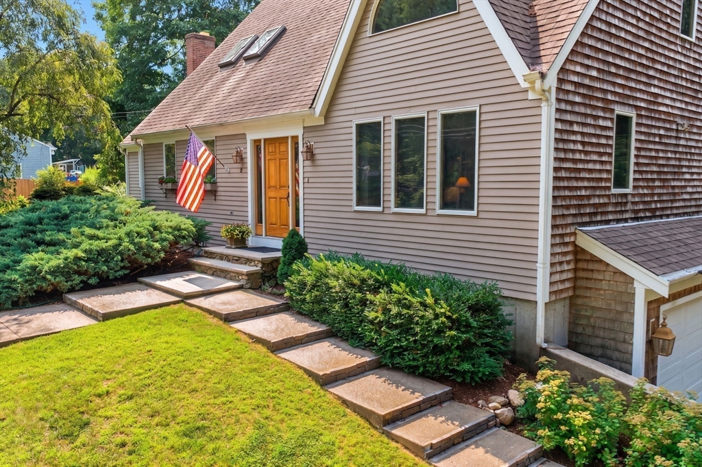 5 Acorn Ln