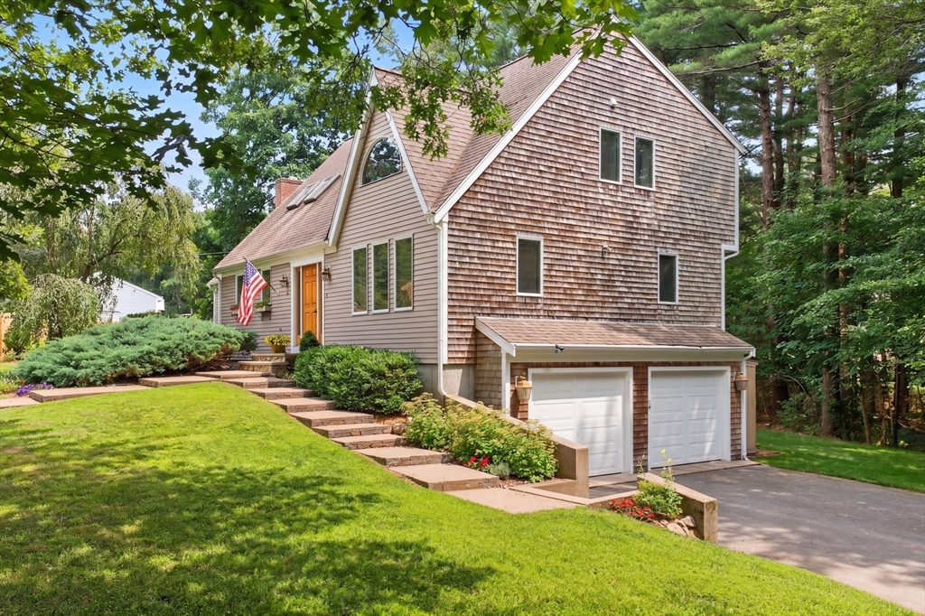 5 Acorn Ln