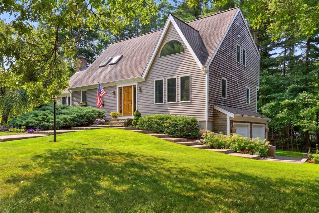 5 Acorn Ln