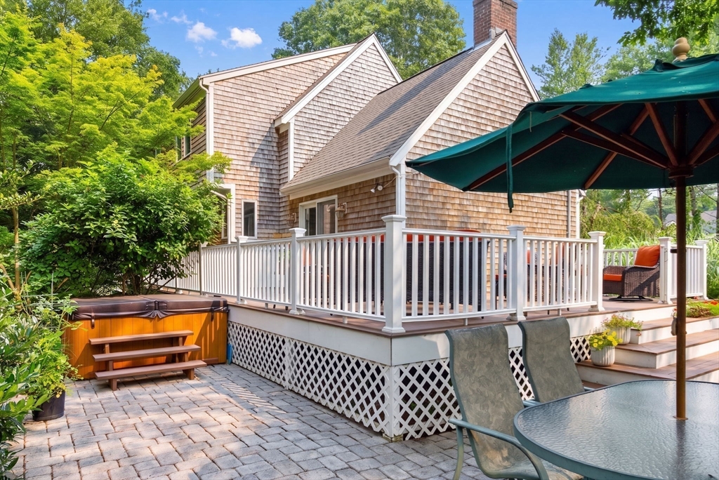 5 Acorn Ln