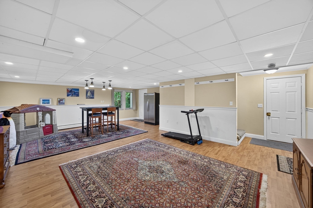 5 Acorn Ln