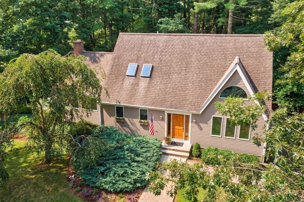 5 Acorn Ln