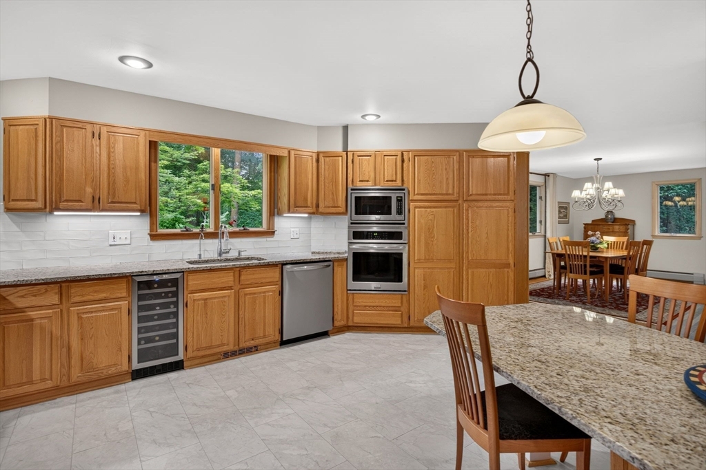5 Acorn Ln