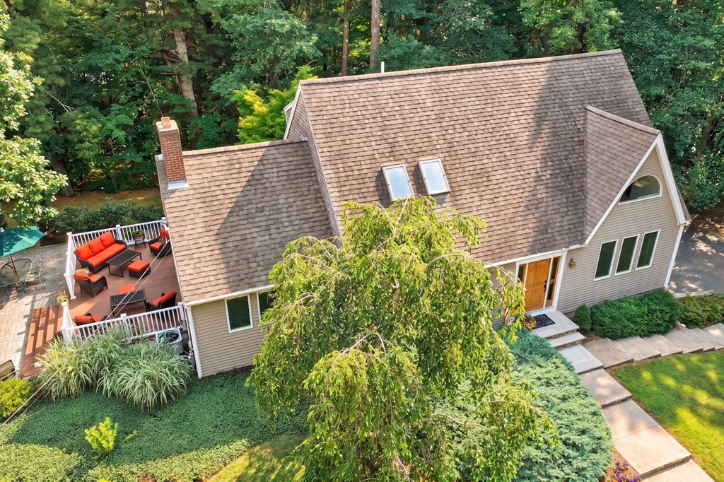 5 Acorn Ln