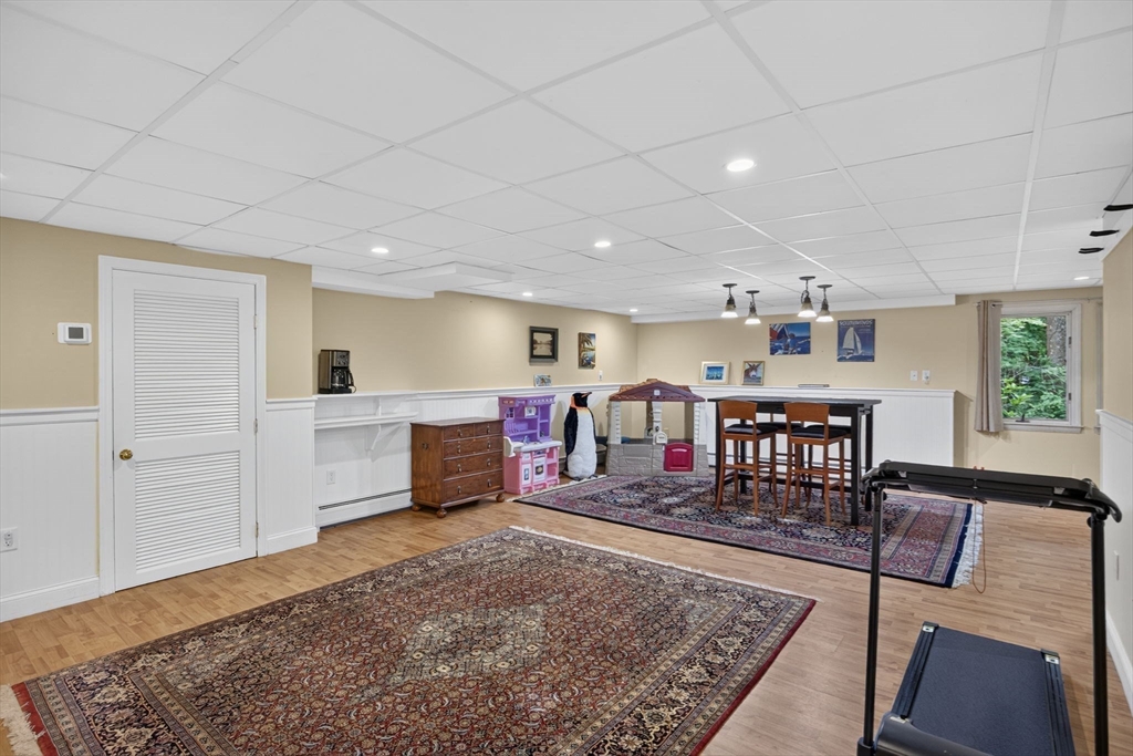 5 Acorn Ln