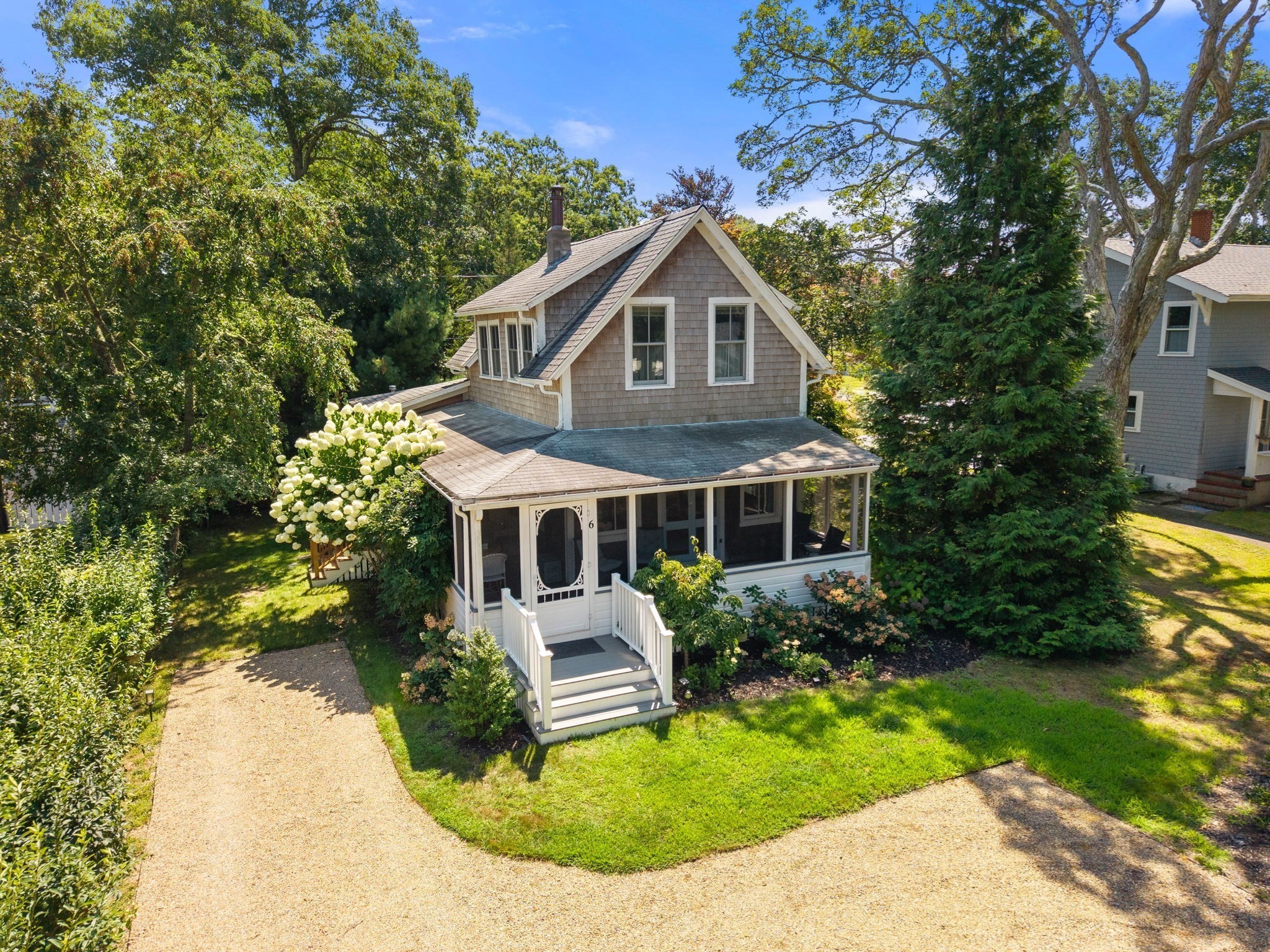 6 Taunton Avenue