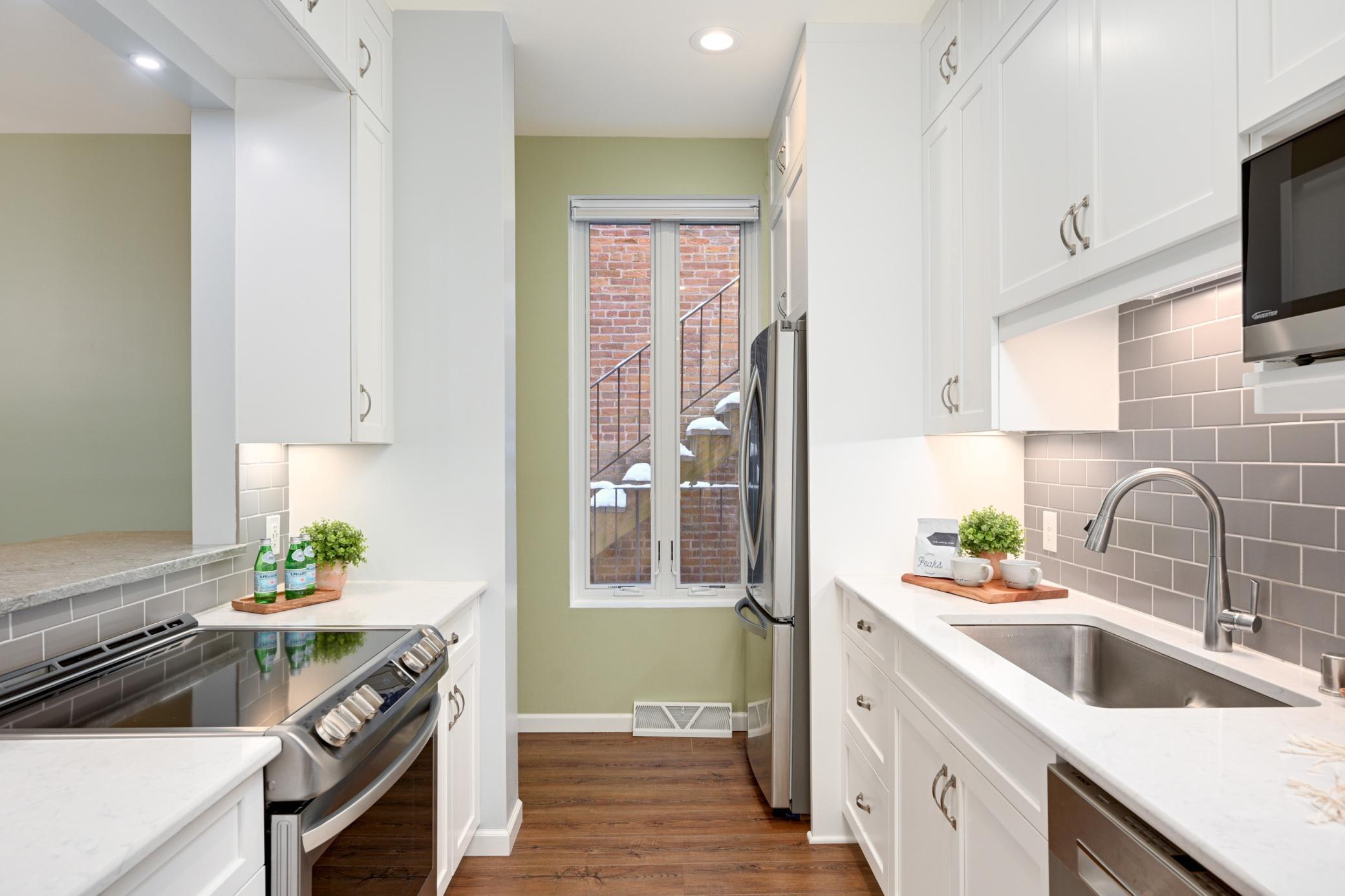 561 Laurel Avenue Unit: 3