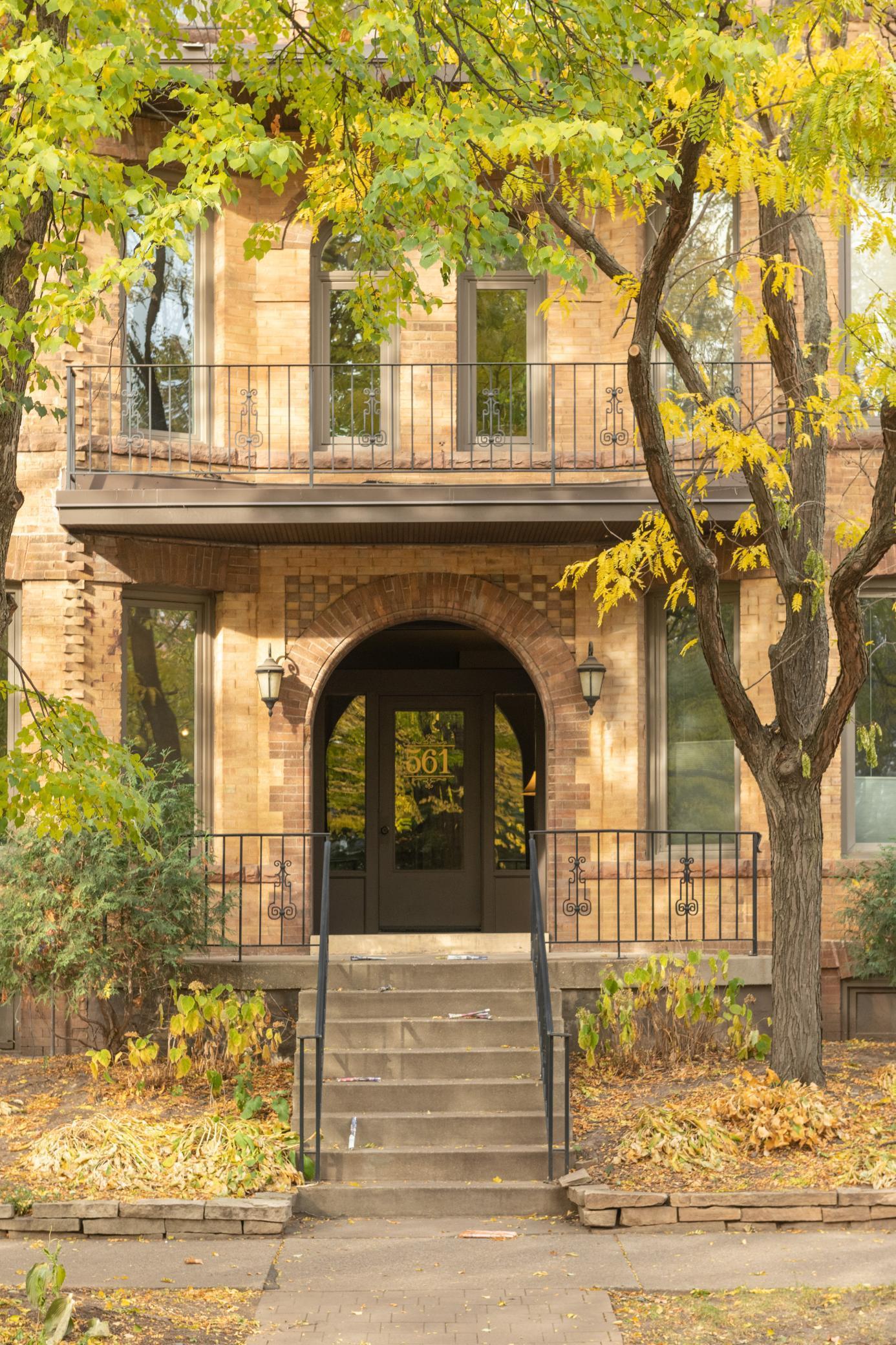 561 Laurel Avenue Unit: 3