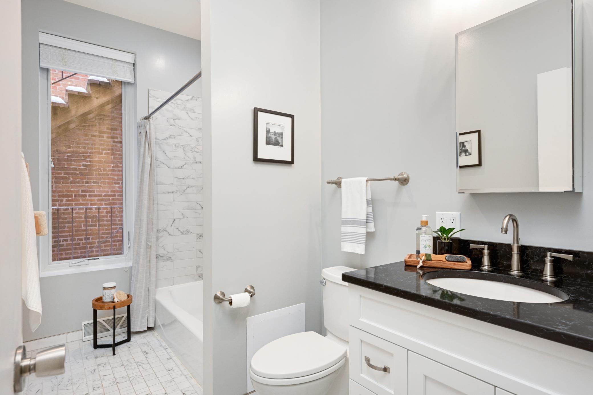 561 Laurel Avenue Unit: 3