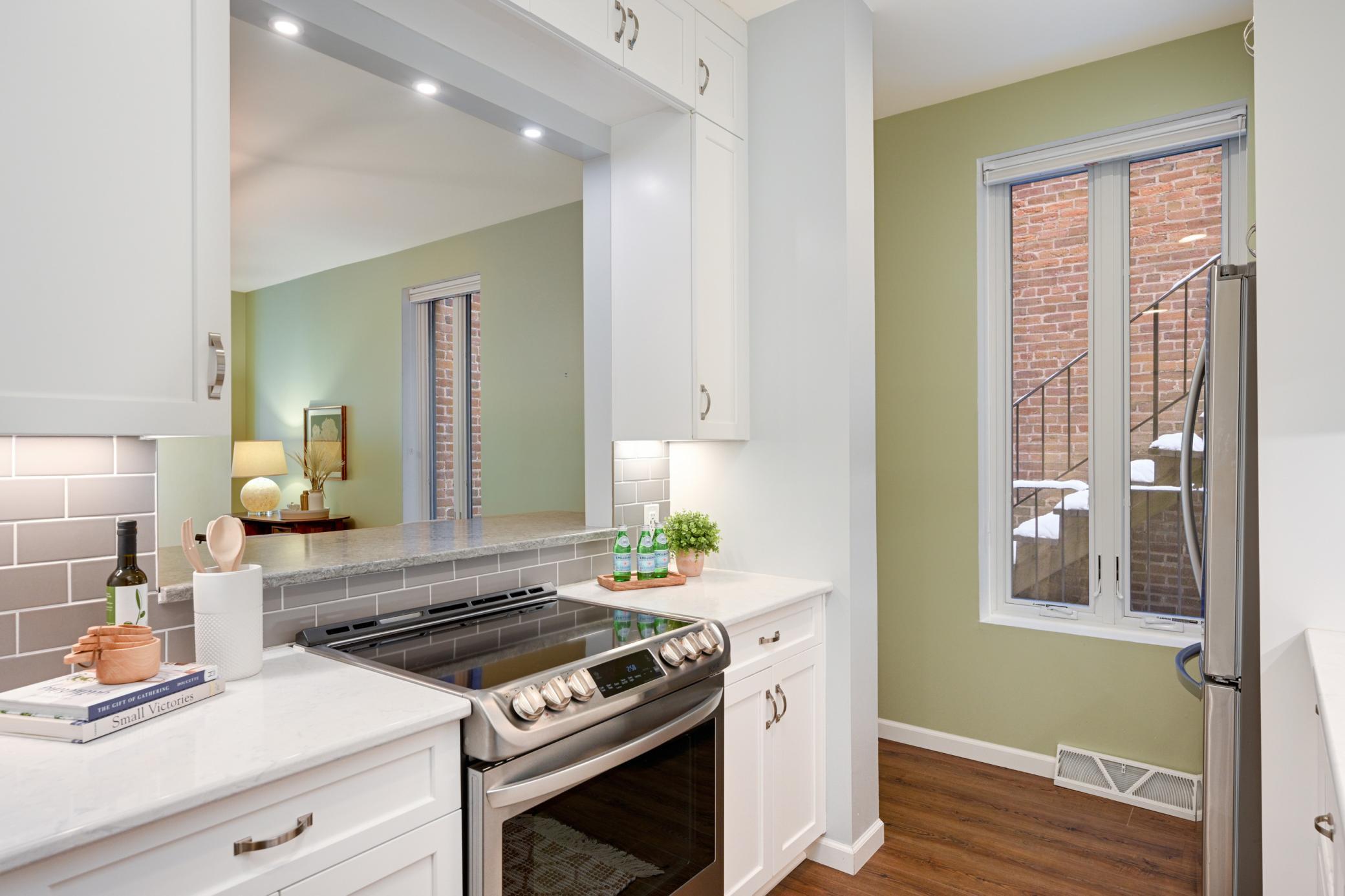 561 Laurel Avenue Unit: 3