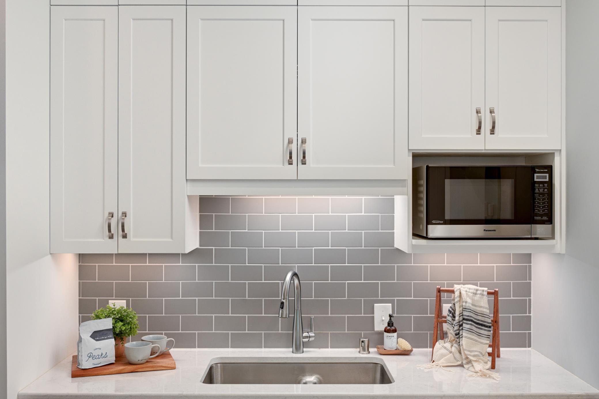 561 Laurel Avenue Unit: 3