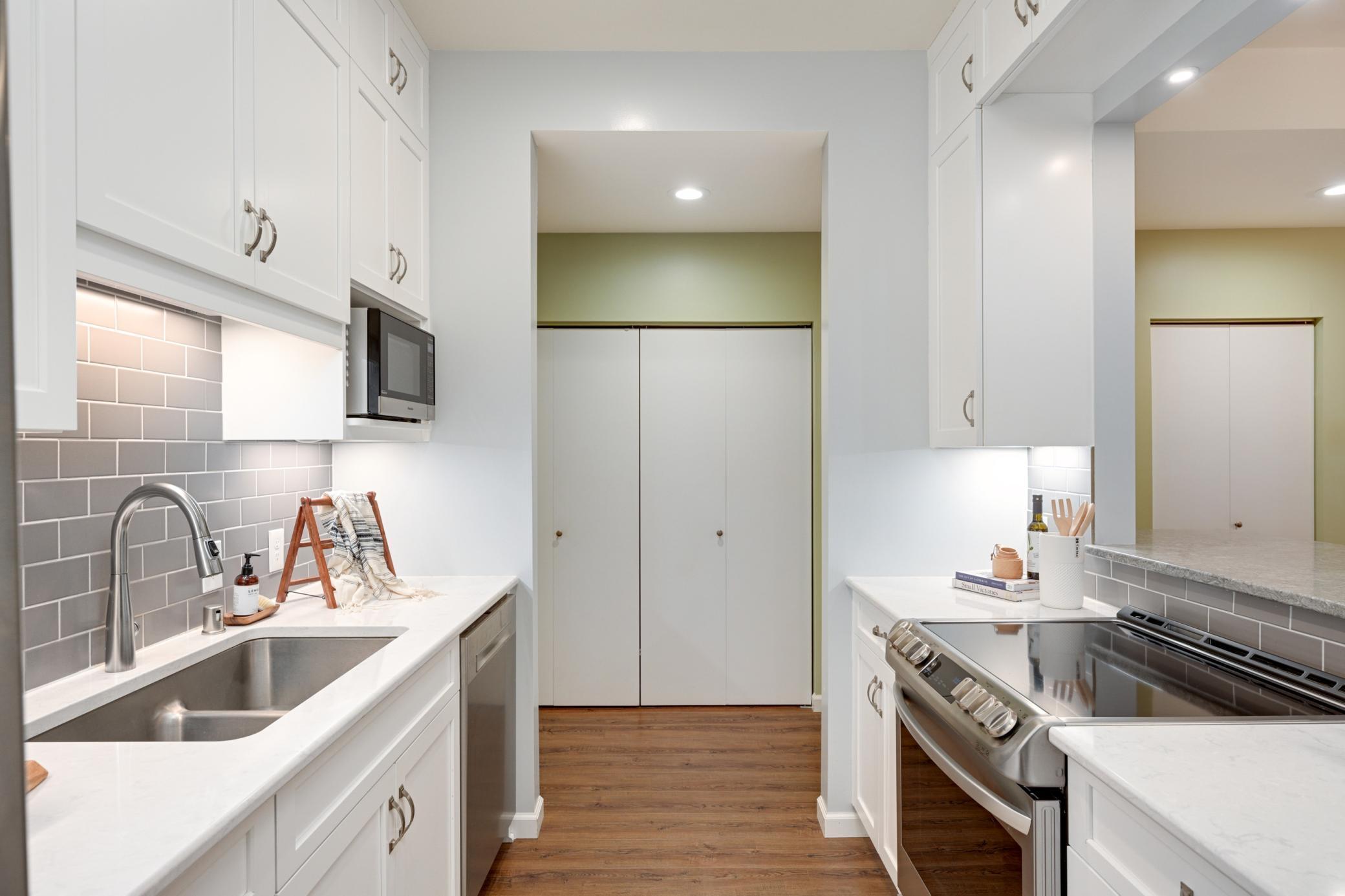 561 Laurel Avenue Unit: 3