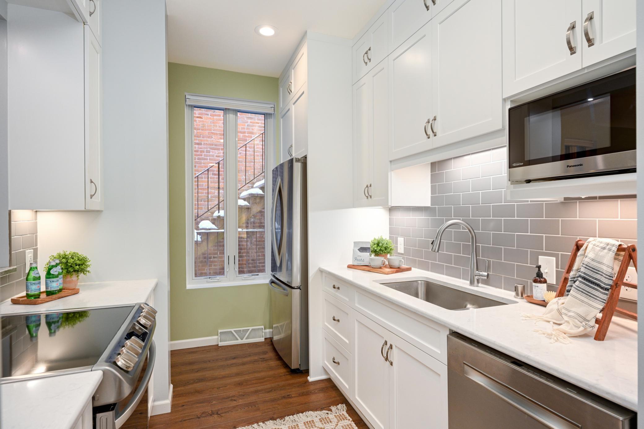 561 Laurel Avenue Unit: 3