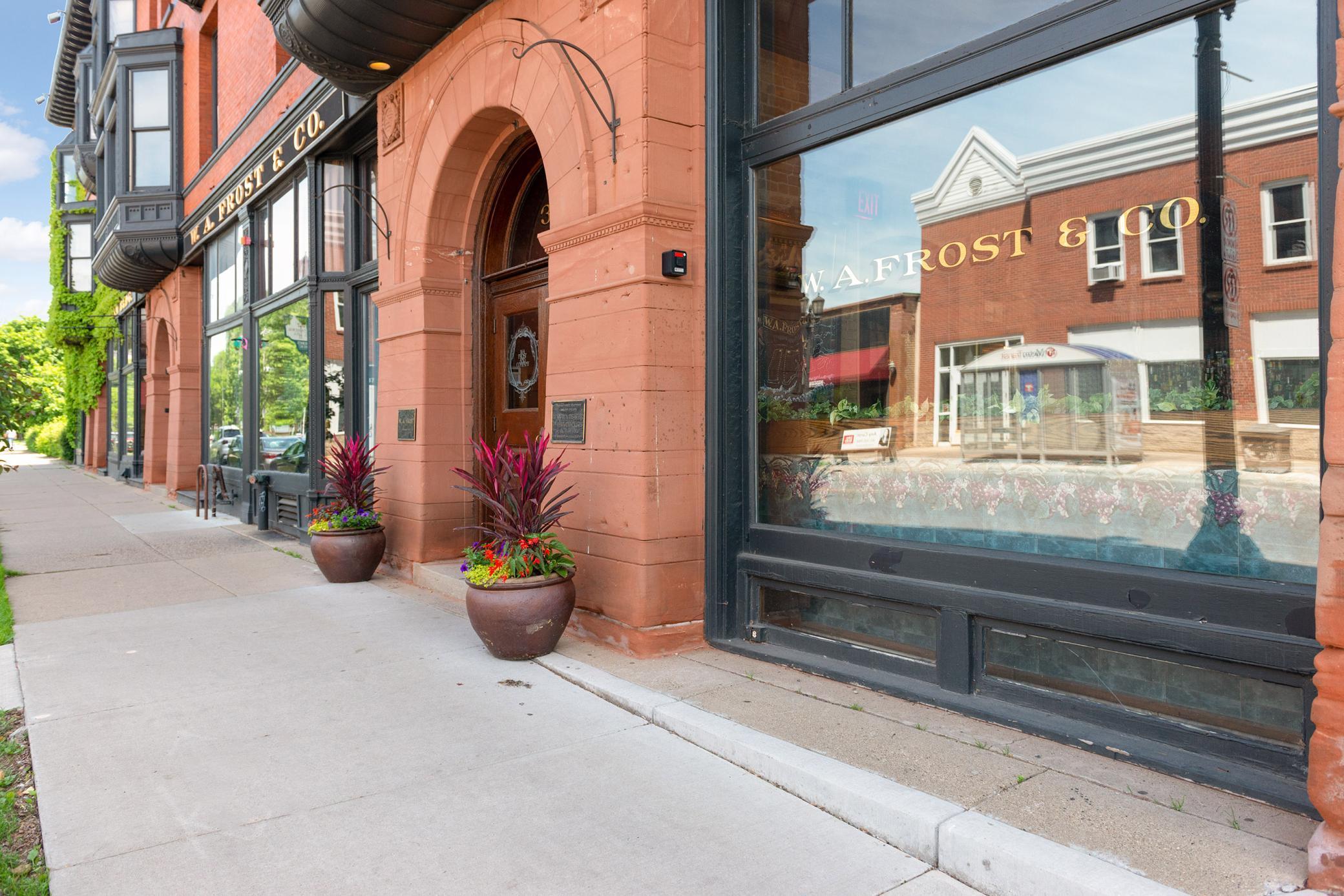 561 Laurel Avenue Unit: 3