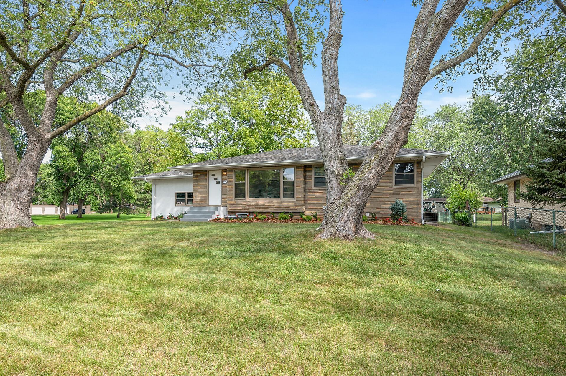 2754 Hamline Avenue N