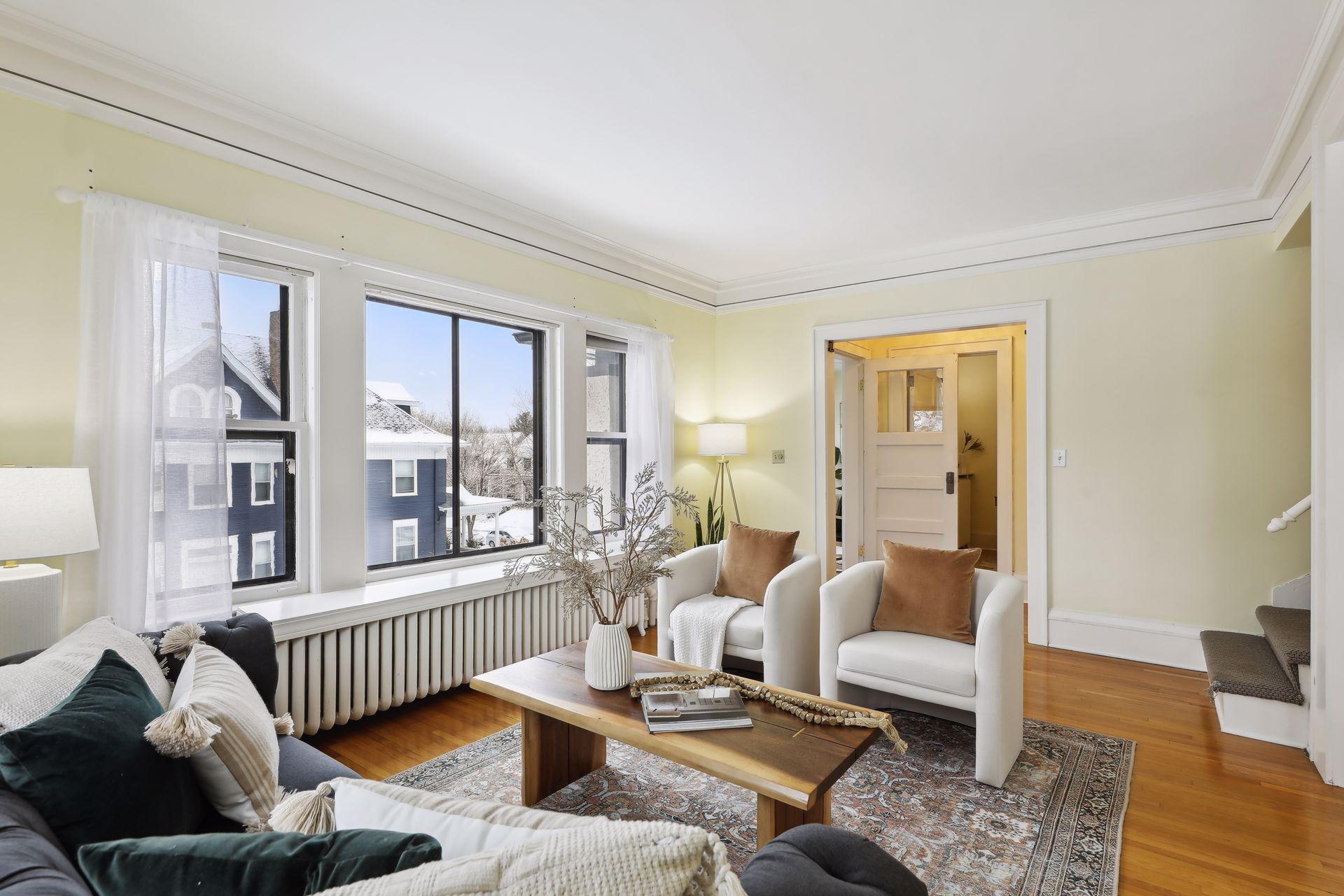 149 Grotto Street S Unit: 3