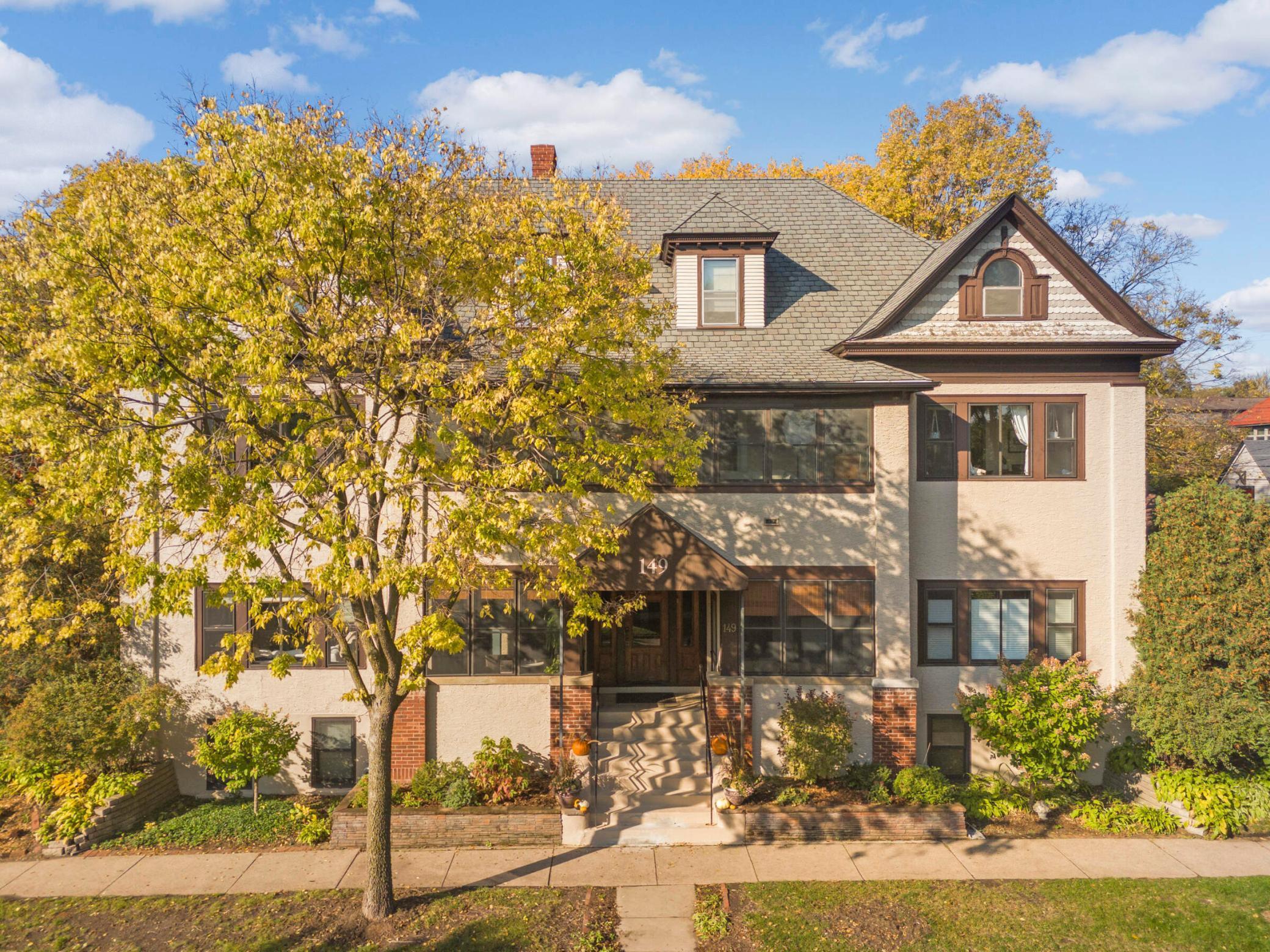 149 Grotto Street S Unit: 3